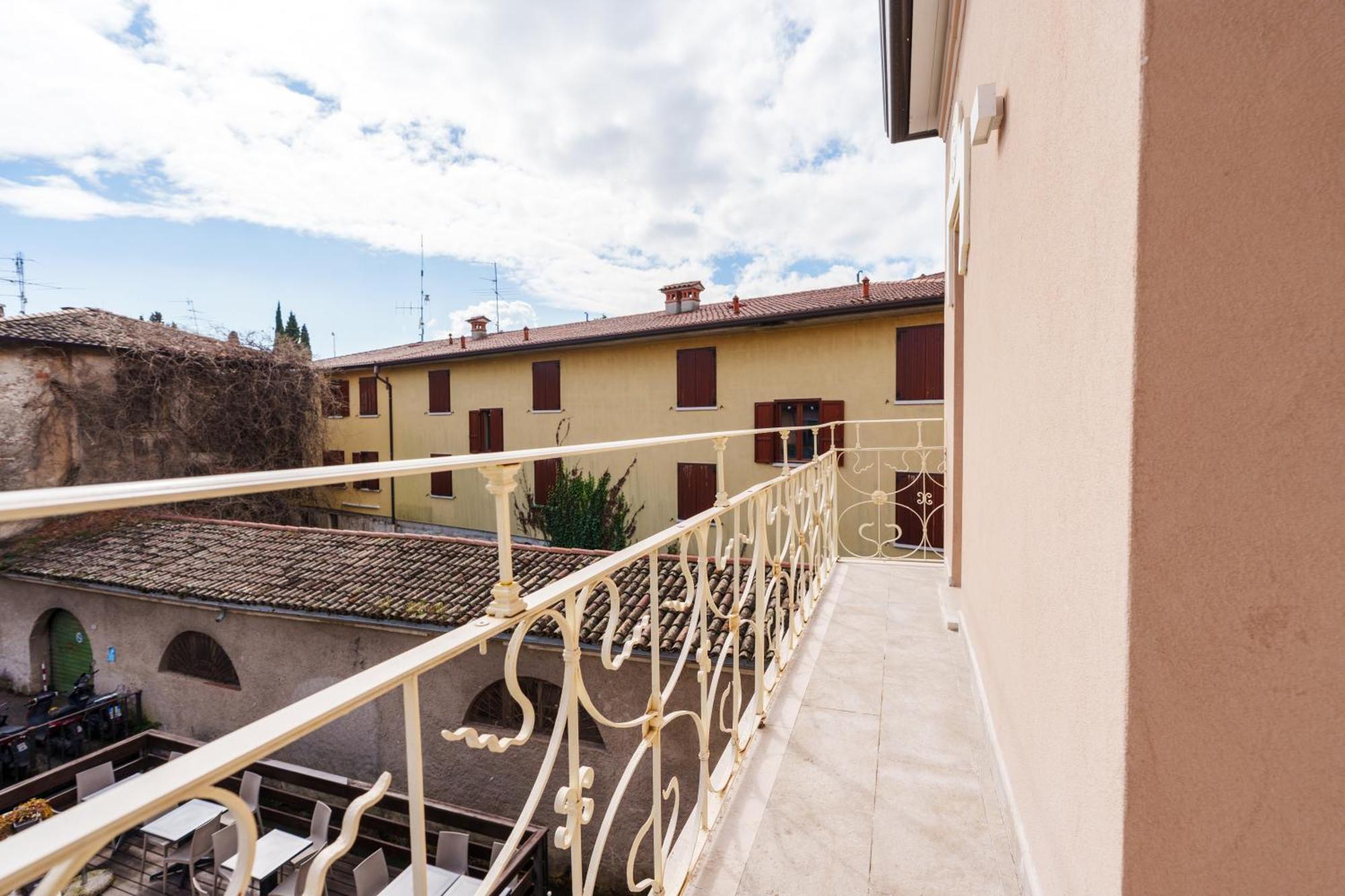 La Casa Incartata Toscolano Maderno Exterior foto